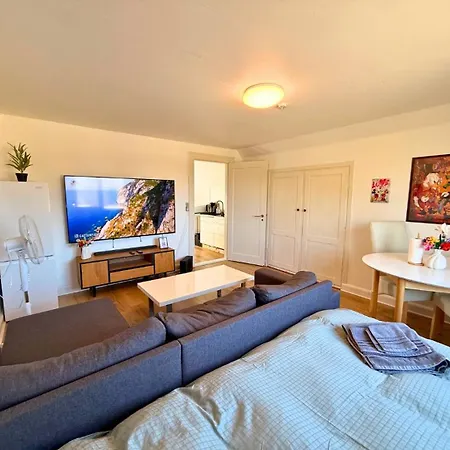 Apartment Budget With Stairs Near Femern&puttgarden